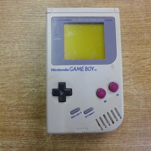 2115 - A Nintendo 3DS (Aquamarine model) and an original Nintendo Gameboy, includes a 3DS charger and 2 Gam... 