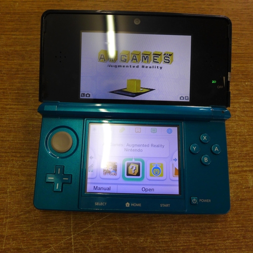 2115 - A Nintendo 3DS (Aquamarine model) and an original Nintendo Gameboy, includes a 3DS charger and 2 Gam... 