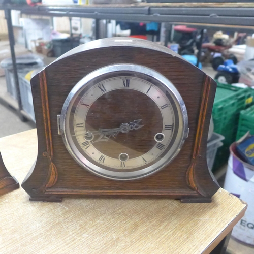 2124 - Three wooden mantel clocks