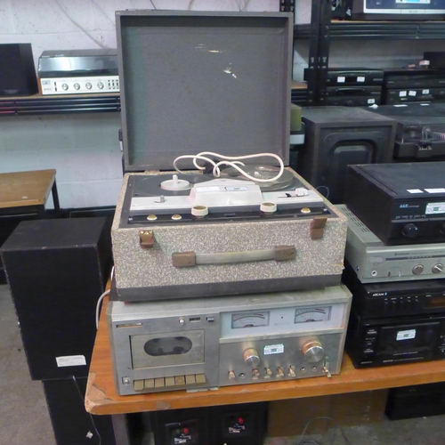 2175 - A vintage Clarity tape to tape recorder and a Harmon/Kardon HK2500 Dolby system stereo cassette deck