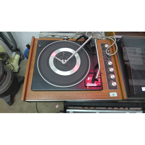 2190 - A Garrard 2025T turntable record player