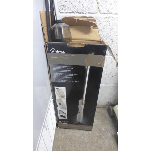 2197 - A mixed quantity of vacuum cleaners including an Electrolux 1700w Powerlite Pet Lover, a Vax POW com... 