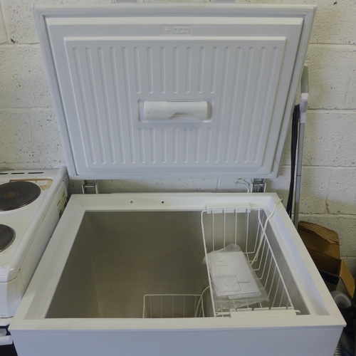 2198 - A John Lewis Chest Freezer (Model No. JLCH100), 81cm x 62cm lid, 82cm tall