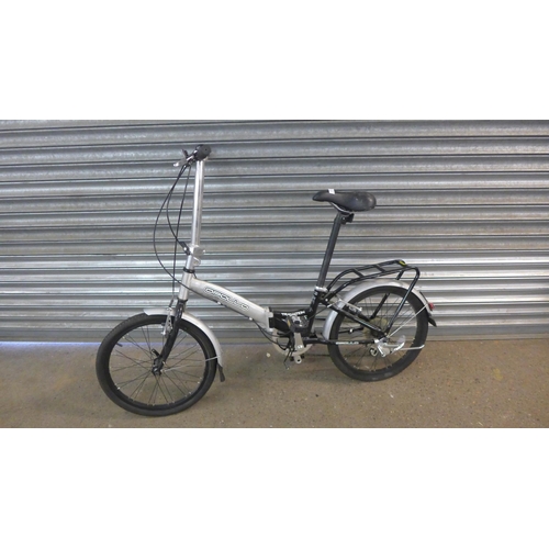 2207 - An Apollo transistion folding city bike