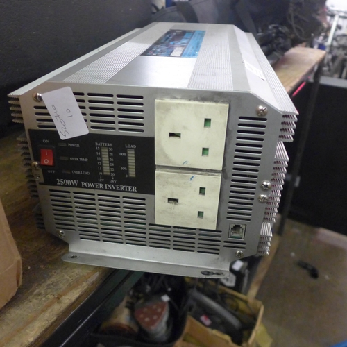 2397 - A 12v DC to AC power inverter