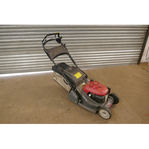 2219 - A Honda HRX 426 high performance easy start mower