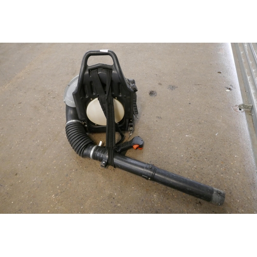 2249 - A petrol 2.7Kw back pack blower