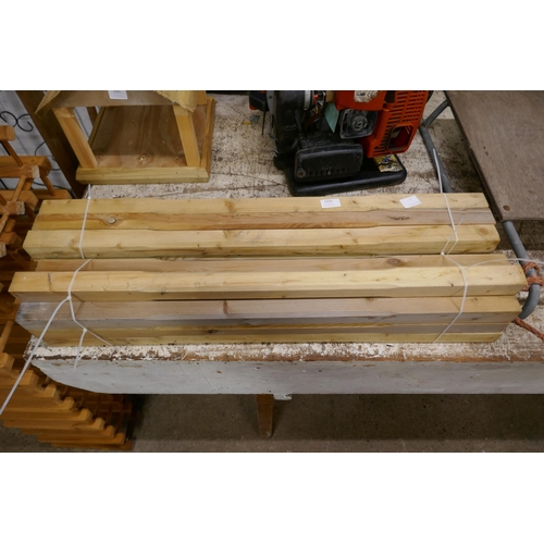 2250 - 22 Hardwood garden spindles