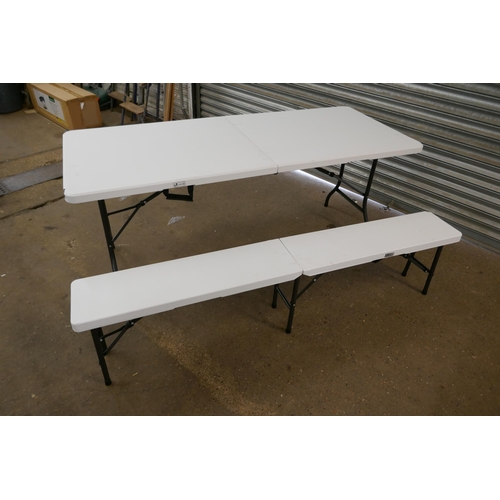 2271 - A Voumot folding table and bench