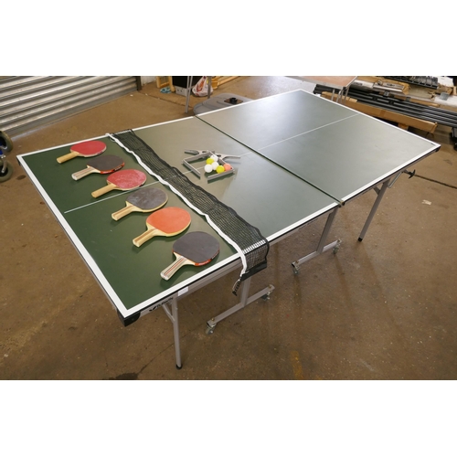 2277 - A butterfly table tennis folding table including net, 6 bats and 6 balls