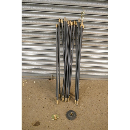 2309 - A set of plastic and brass drain rods (16 rods and 3 heads)