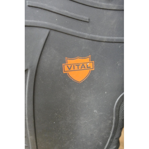 2353 - A pair of unused Vital Safety Wellington boots