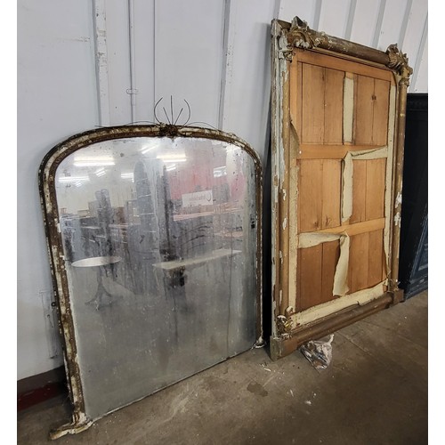 197A - A large Victorian gilt framed mirror and mirror frame