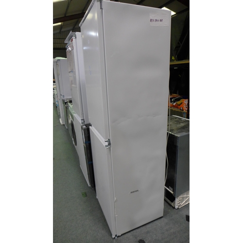 3198 - Zanussi 50/50 Fridge Freezer (Frost Free) (H1772xW548xD549) - model no.:- ZNNN18FS5, original RRP £5... 