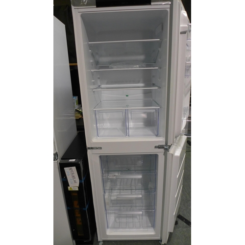 3198 - Zanussi 50/50 Fridge Freezer (Frost Free) (H1772xW548xD549) - model no.:- ZNNN18FS5, original RRP £5... 