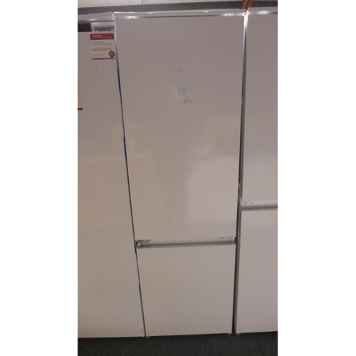 3245 - Zanussi 70/30 Fridge Freezer - Low Frost (H1772xW548xD549) - model no.:- ZNLN18FS1, original RRP £44... 