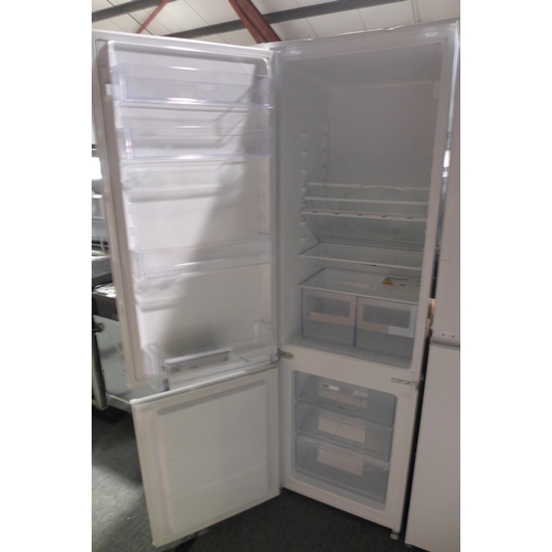 3245 - Zanussi 70/30 Fridge Freezer - Low Frost (H1772xW548xD549) - model no.:- ZNLN18FS1, original RRP £44... 