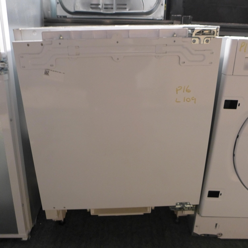 3251 - AEG under counter fridge (4194-109) *This lot is subject to VAT