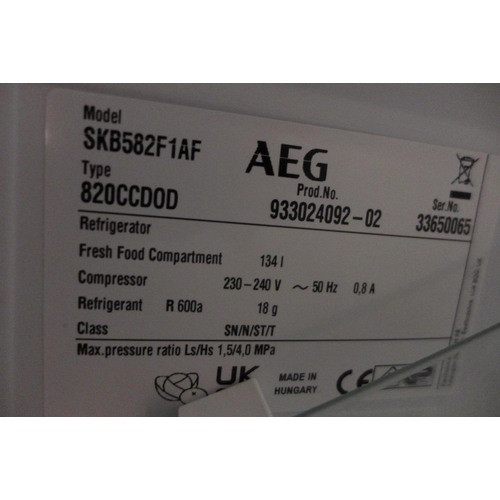 3251 - AEG under counter fridge (4194-109) *This lot is subject to VAT