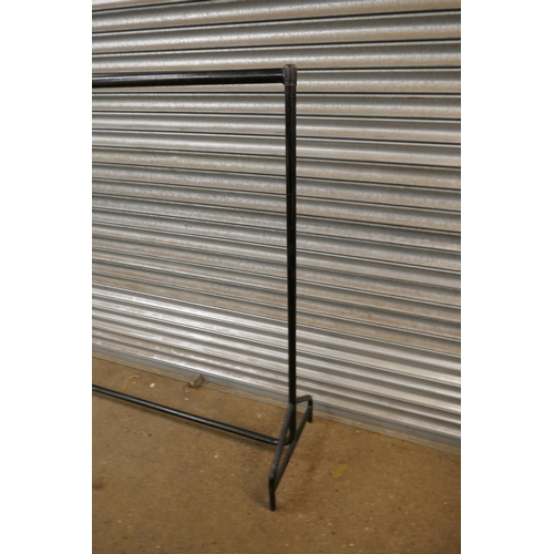 2285 - A 6ft black metal clothes rail
