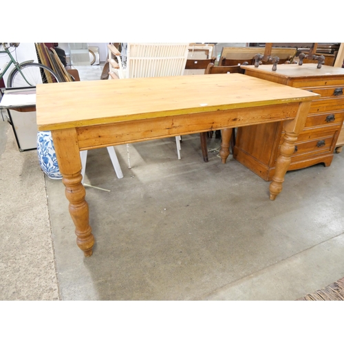 171 - A Victorian style pine single drawer farmhouse kitchen table