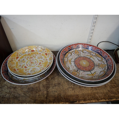 273 - Assorted porcelain chargers and plates