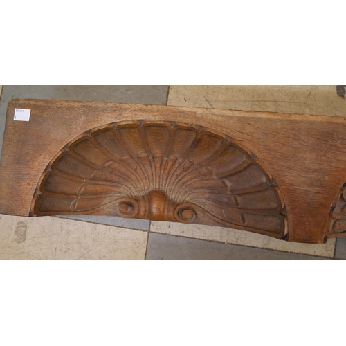 292 - A carved oak pelmet