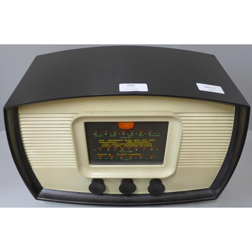 300 - A Bakelite radio