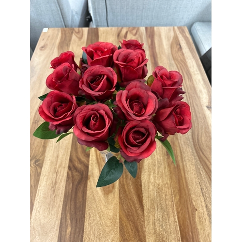 1488 - A spray of red faux Roses in a silver vase, H 40cms (54947410)   #