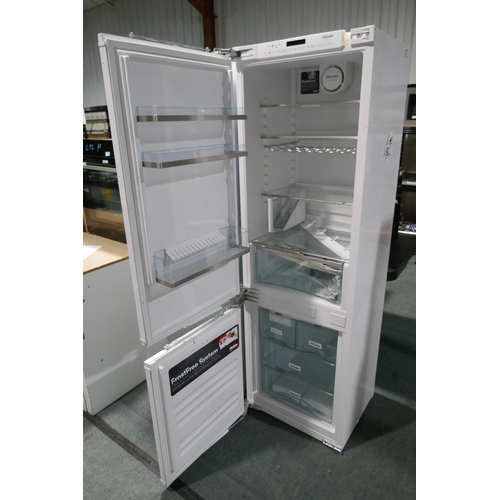 3058 - Miele 70/30 Integrated Fridge Freezer (H1772xW560xD550) (model no. KFN37452IDE) original RRP £2499.1... 