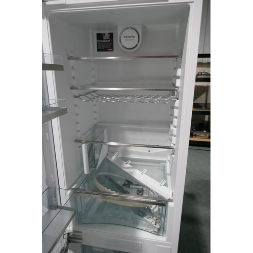 3058 - Miele 70/30 Integrated Fridge Freezer (H1772xW560xD550) (model no. KFN37452IDE) original RRP £2499.1... 