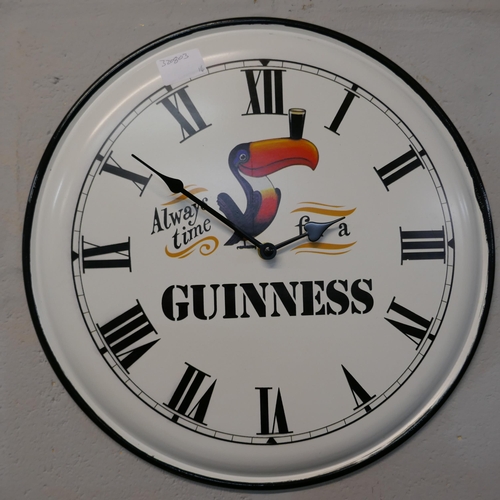 1323 - A Guinness wall clock