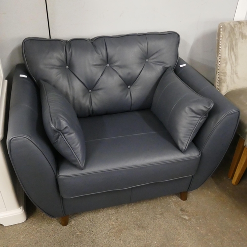 1432 - A blue leather Hoxton love seat