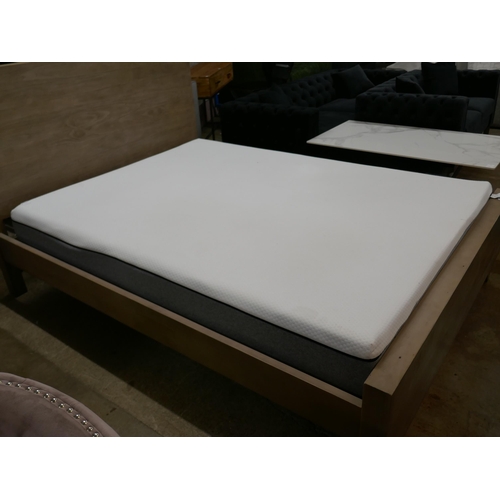 1449 - A king size mattress