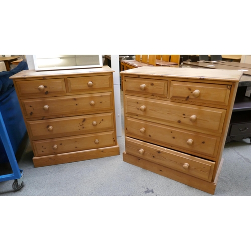 1563 - Two pine chests of drawers