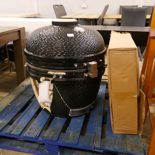 1580 - A Komado grill - damaged