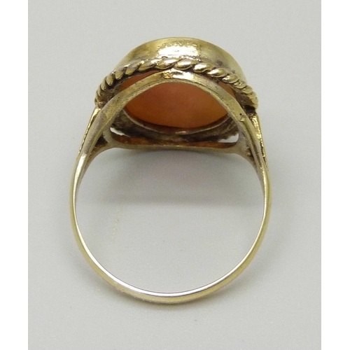 1002 - A 9ct gold on silver cameo ring, R