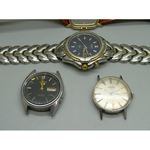 1009 - Four Seiko wristwatches including quartz Sports 100 5 Automatic and Kinetic, a Rotary and a Delfin w... 