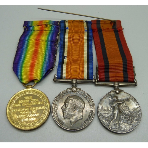 1064 - A set of three medals; Queens South Africa bars, South Africa 1902 and Orange Free State, Victory me... 