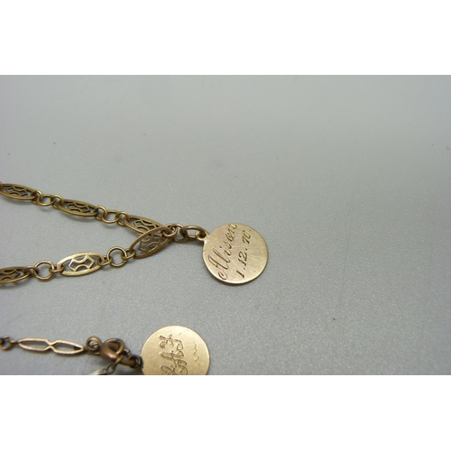 1087 - Two 9ct gold fancy link bracelets and two engraved disc pendants, 5.6g