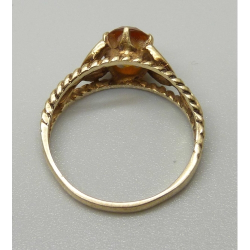 1091 - A 9ct gold and citrine ring, 2.1g, N