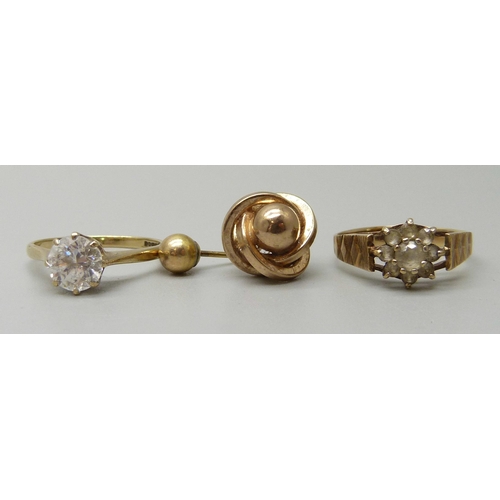 1118 - Two 9ct gold rings and two single earrings, 4.2g