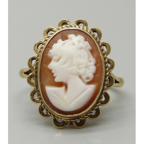 1130 - A Clogau 9ct gold cameo ring