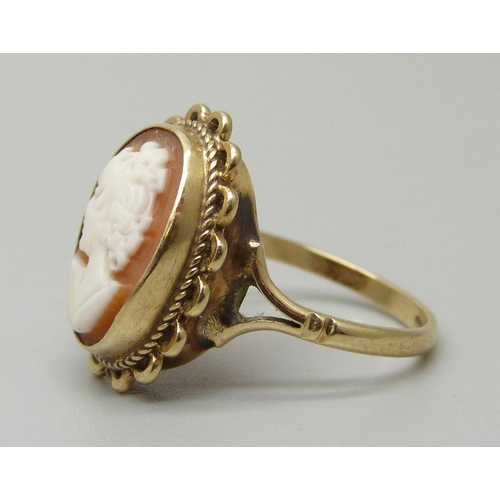 1130 - A Clogau 9ct gold cameo ring