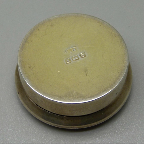 1137 - A silver and enamel pill box, 35mm diameter