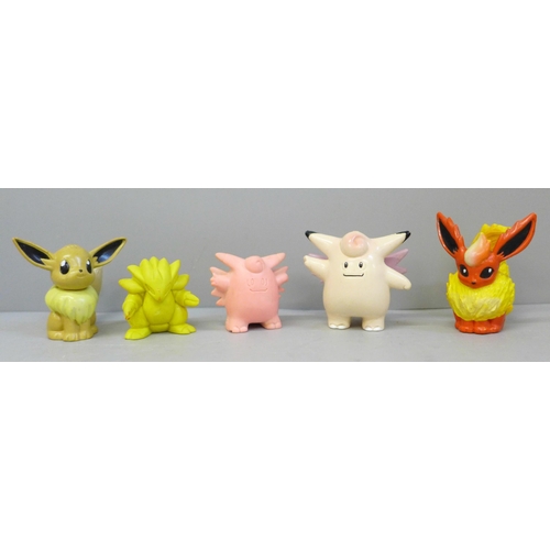657 - 5 Vintage Tomy and Nintendo Pokemon figures, including Flareon, Clefable and Eevee