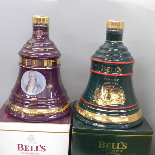 723 - Five Wade Bell's Whisky decanters comprising three Christmas decanters and two bottles of Extra Spec... 