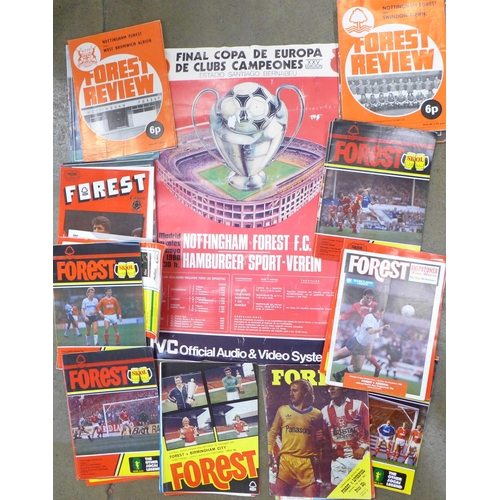 796 - Over 100 Nottingham Forest programmes, Clough/Taylor era and a 1980 Forest European Cup poster, a/f