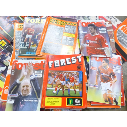 796 - Over 100 Nottingham Forest programmes, Clough/Taylor era and a 1980 Forest European Cup poster, a/f