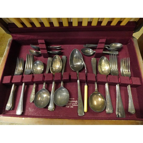 807 - Two canteens of cutlery including one United Cutlers